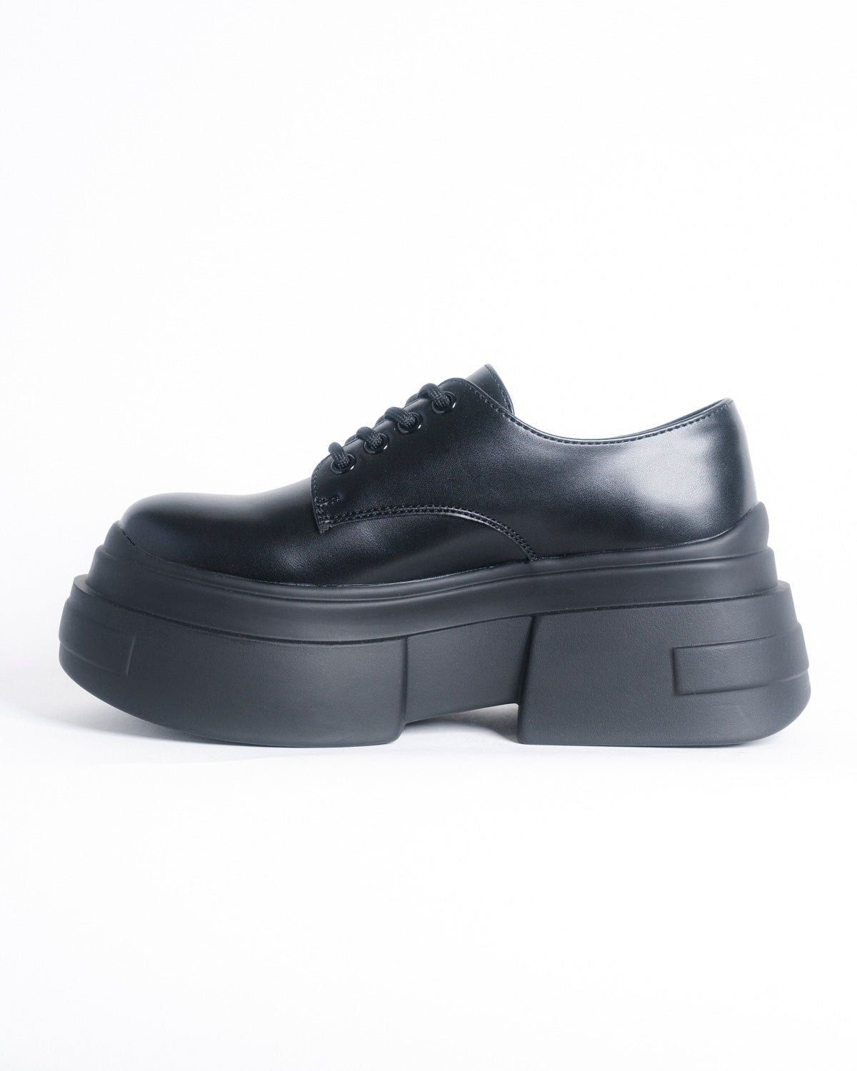 Zapato MEGAN negro plataforma