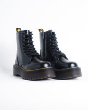 Botin negro combat Renata