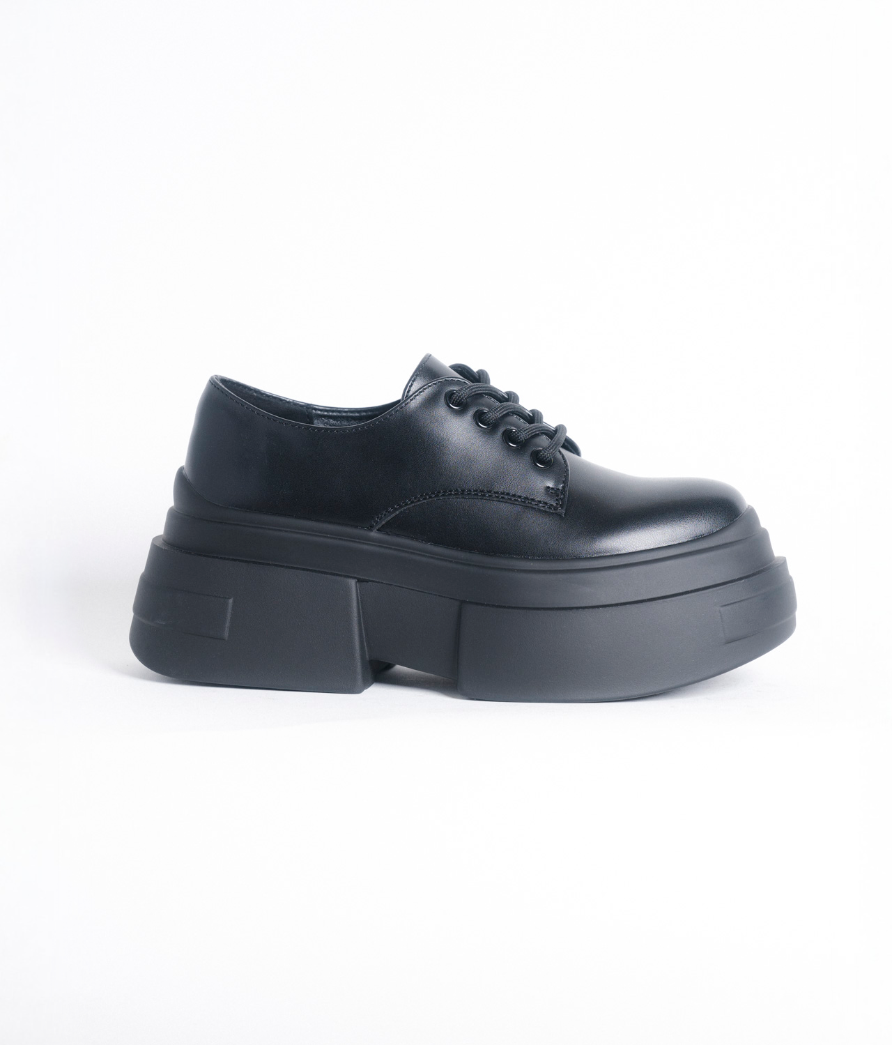 Zapato MEGAN negro plataforma